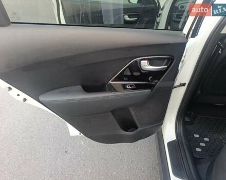 Белый Киа Niro, объемом двигателя 0 л и пробегом 127 тыс. км за 17400 $, фото 15 на Automoto.ua