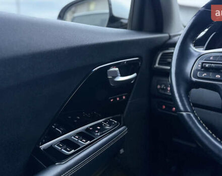 Білий Кіа Niro, об'ємом двигуна 0 л та пробігом 124 тис. км за 16999 $, фото 45 на Automoto.ua