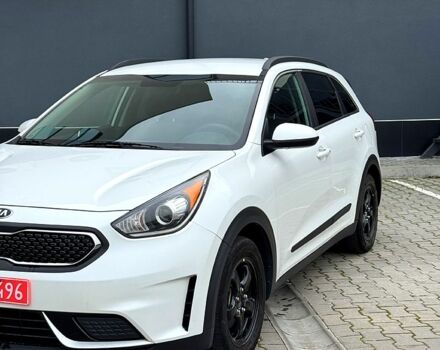 Киа Niro 2019 в Хмельницком на Automoto.ua Белый Киа Niro, объемом двигателя 1.6 л и пробегом 325 тыс. км за 13600 $, фото 2 на Automoto.ua