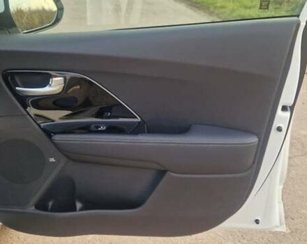 Киа Niro 2019 в Дубно на Automoto.ua Белый Киа Niro, объемом двигателя 0 л и пробегом 173 тыс. км за 17400 $, фото 29 на Automoto.ua