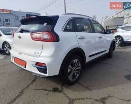 Белый Киа Niro, объемом двигателя 0 л и пробегом 105 тыс. км за 17555 $, фото 9 на Automoto.ua