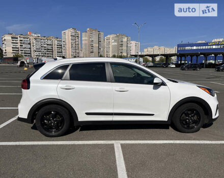 Киа Niro 2019 в Киеве на Automoto.ua Белый Киа Niro, объемом двигателя 1.59 л и пробегом 51 тыс. км за 19500 $, фото 3 на Automoto.ua