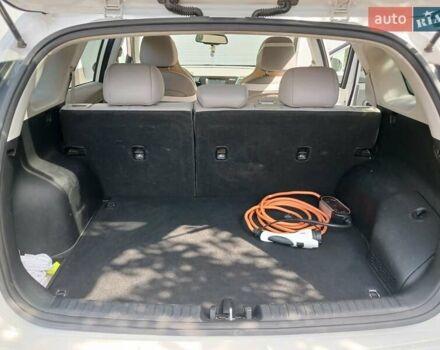 Белый Киа Niro, объемом двигателя 1.58 л и пробегом 93 тыс. км за 17900 $, фото 6 на Automoto.ua