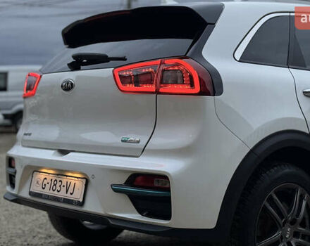 Білий Кіа Niro, об'ємом двигуна 0 л та пробігом 124 тис. км за 16999 $, фото 3 на Automoto.ua