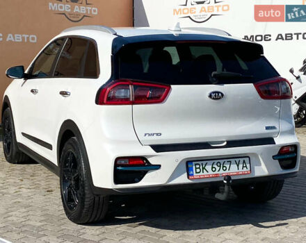 Білий Кіа Niro, об'ємом двигуна 0 л та пробігом 68 тис. км за 18850 $, фото 9 на Automoto.ua