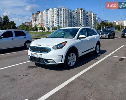 Белый Киа Niro, объемом двигателя 1.58 л и пробегом 93 тыс. км за 17900 $, фото 1 на Automoto.ua