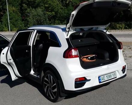 Белый Киа Niro, объемом двигателя 0 л и пробегом 199 тыс. км за 20000 $, фото 7 на Automoto.ua