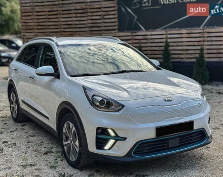Білий Кіа Niro, об'ємом двигуна 0 л та пробігом 204 тис. км за 17800 $, фото 7 на Automoto.ua