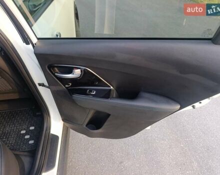 Белый Киа Niro, объемом двигателя 0 л и пробегом 124 тыс. км за 17700 $, фото 19 на Automoto.ua