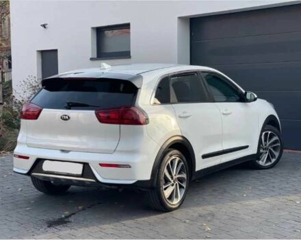 Киа Niro 2019 в Киеве на Automoto.ua Белый Киа Niro, объемом двигателя 1.6 л и пробегом 114 тыс. км за 11400 $, фото 4 на Automoto.ua
