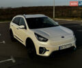 Білий Кіа Niro, об'ємом двигуна 0 л та пробігом 74 тис. км за 18700 $, фото 3 на Automoto.ua