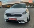 Білий Кіа Niro, об'ємом двигуна 1.58 л та пробігом 188 тис. км за 17100 $, фото 1 на Automoto.ua