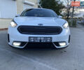 Белый Киа Niro, объемом двигателя 0 л и пробегом 101 тыс. км за 17700 $, фото 1 на Automoto.ua