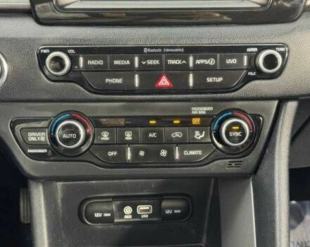 Белый Киа Niro, объемом двигателя 1.6 л и пробегом 50 тыс. км за 9000 $, фото 11 на Automoto.ua