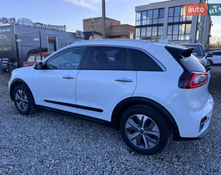 Белый Киа Niro, объемом двигателя 0 л и пробегом 210 тыс. км за 15900 $, фото 5 на Automoto.ua