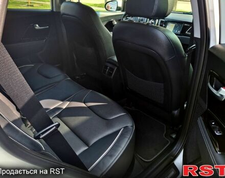 Білий Кіа Niro, об'ємом двигуна 0 л та пробігом 109 тис. км за 17700 $, фото 12 на Automoto.ua