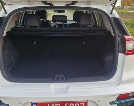 Киа Niro 2019 в Дубно на Automoto.ua Белый Киа Niro, объемом двигателя 0 л и пробегом 173 тыс. км за 17400 $, фото 12 на Automoto.ua