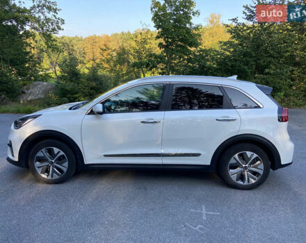 Білий Кіа Niro, об'ємом двигуна 0 л та пробігом 164 тис. км за 13500 $, фото 2 на Automoto.ua