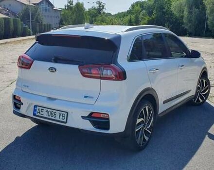Белый Киа Niro, объемом двигателя 0 л и пробегом 199 тыс. км за 20000 $, фото 4 на Automoto.ua