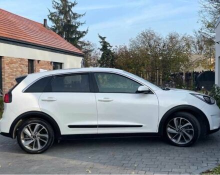 Киа Niro 2019 в Киеве на Automoto.ua Белый Киа Niro, объемом двигателя 1.6 л и пробегом 114 тыс. км за 11400 $, фото 6 на Automoto.ua
