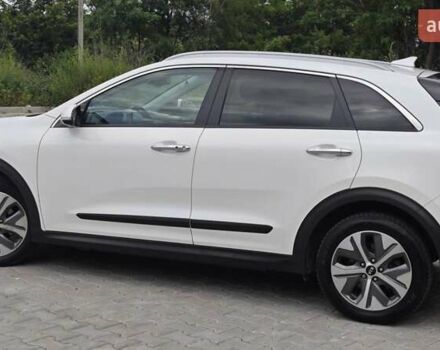 Белый Киа Niro, объемом двигателя 0 л и пробегом 162 тыс. км за 17300 $, фото 15 на Automoto.ua