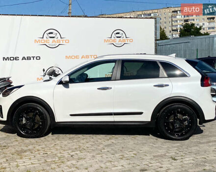 Белый Киа Niro, объемом двигателя 0 л и пробегом 70 тыс. км за 18850 $, фото 6 на Automoto.ua