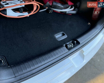 Белый Киа Niro, объемом двигателя 0 л и пробегом 147 тыс. км за 18500 $, фото 34 на Automoto.ua