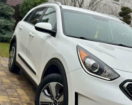 Белый Киа Niro, объемом двигателя 1.6 л и пробегом 213 тыс. км за 16500 $, фото 13 на Automoto.ua