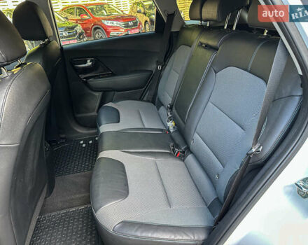 Білий Кіа Niro, об'ємом двигуна 0 л та пробігом 204 тис. км за 17800 $, фото 85 на Automoto.ua