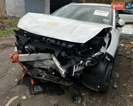 Білий Кіа Niro, об'ємом двигуна 1.58 л та пробігом 97 тис. км за 8900 $, фото 2 на Automoto.ua