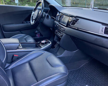 Білий Кіа Niro, об'ємом двигуна 0 л та пробігом 164 тис. км за 13500 $, фото 15 на Automoto.ua