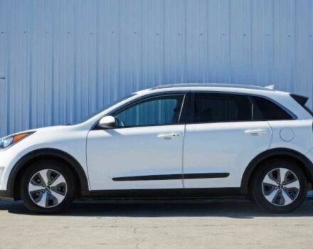 Белый Киа Niro, объемом двигателя 1.6 л и пробегом 50 тыс. км за 9000 $, фото 7 на Automoto.ua