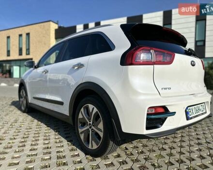 Белый Киа Niro, объемом двигателя 0 л и пробегом 157 тыс. км за 16900 $, фото 13 на Automoto.ua