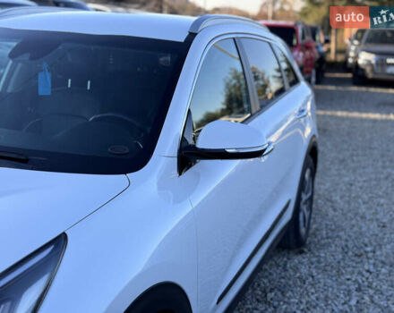 Белый Киа Niro, объемом двигателя 0 л и пробегом 210 тыс. км за 15900 $, фото 24 на Automoto.ua