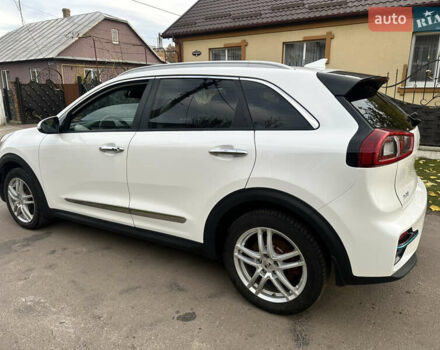 Киа Niro 2019 в Луцке на Automoto.ua Белый Киа Niro, объемом двигателя 0 л и пробегом 176 тыс. км за 15900 $, фото 8 на Automoto.ua