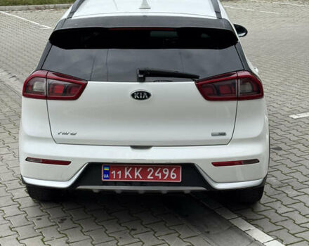Киа Niro 2019 в Хмельницком на Automoto.ua Белый Киа Niro, объемом двигателя 1.6 л и пробегом 320 тыс. км за 12400 $, фото 6 на Automoto.ua