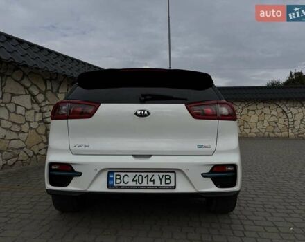Киа Niro 2019 в Львове на Automoto.ua Белый Киа Niro, объемом двигателя 0 л и пробегом 97 тыс. км за 19000 $, фото 4 на Automoto.ua