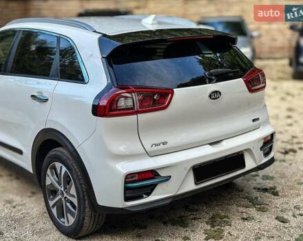 Білий Кіа Niro, об'ємом двигуна 0 л та пробігом 204 тис. км за 17800 $, фото 34 на Automoto.ua