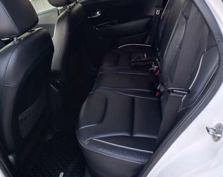 Білий Кіа Niro, об'ємом двигуна 0 л та пробігом 210 тис. км за 17600 $, фото 12 на Automoto.ua