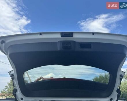 Белый Киа Niro, объемом двигателя 0 л и пробегом 145 тыс. км за 19700 $, фото 27 на Automoto.ua