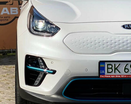Білий Кіа Niro, об'ємом двигуна 0 л та пробігом 68 тис. км за 18850 $, фото 3 на Automoto.ua