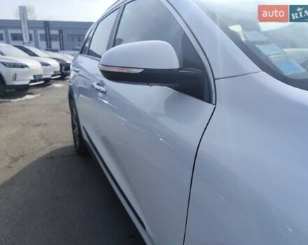 Белый Киа Niro, объемом двигателя 0 л и пробегом 105 тыс. км за 17555 $, фото 30 на Automoto.ua