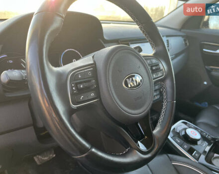 Білий Кіа Niro, об'ємом двигуна 0 л та пробігом 70 тис. км за 18600 $, фото 8 на Automoto.ua