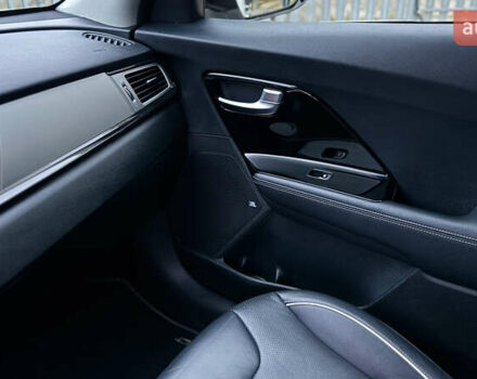 Білий Кіа Niro, об'ємом двигуна 0 л та пробігом 124 тис. км за 16999 $, фото 21 на Automoto.ua