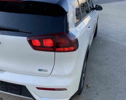 Белый Киа Niro, объемом двигателя 0 л и пробегом 101 тыс. км за 17700 $, фото 11 на Automoto.ua