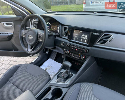 Киа Niro 2019 в Луцке на Automoto.ua Белый Киа Niro, объемом двигателя 1.58 л и пробегом 212 тыс. км за 15999 $, фото 20 на Automoto.ua
