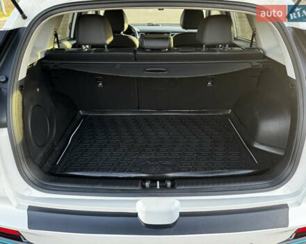 Білий Кіа Niro, об'ємом двигуна 0 л та пробігом 74 тис. км за 18700 $, фото 30 на Automoto.ua