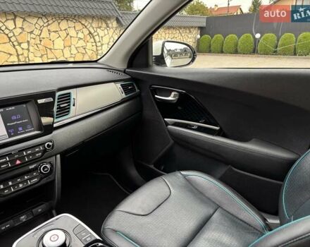 Белый Киа Niro, объемом двигателя 0 л и пробегом 100 тыс. км за 18999 $, фото 50 на Automoto.ua