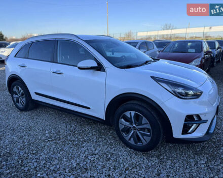 Белый Киа Niro, объемом двигателя 0 л и пробегом 210 тыс. км за 15900 $, фото 18 на Automoto.ua