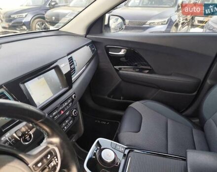 Белый Киа Niro, объемом двигателя 0 л и пробегом 105 тыс. км за 17555 $, фото 36 на Automoto.ua